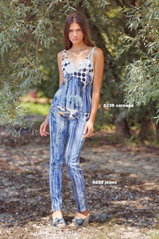 00-0304-230x345-6239-corsage